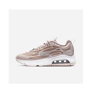 Nike women pink exsome shoes 💕